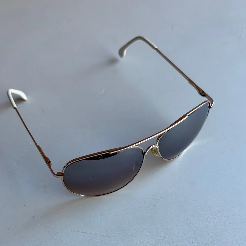 Jessica Simpson metal Gold Aviator Sunglasses with Brown gradient Lenses
